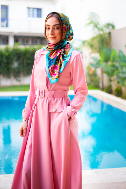 Robe Longue Croisée Rose Poudré – Élégance Intemporelle